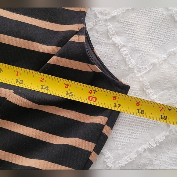 Stylish and Sophisticated Stripe Dress, Size M - Picture 10 of 14